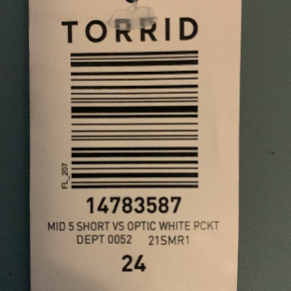 Size 24 Torrid, white denim shorts - Picture 2 of 2